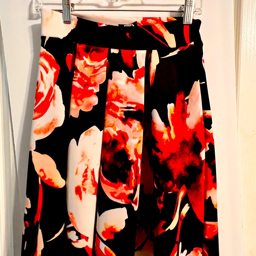 Poetry Women’s skirt size small!